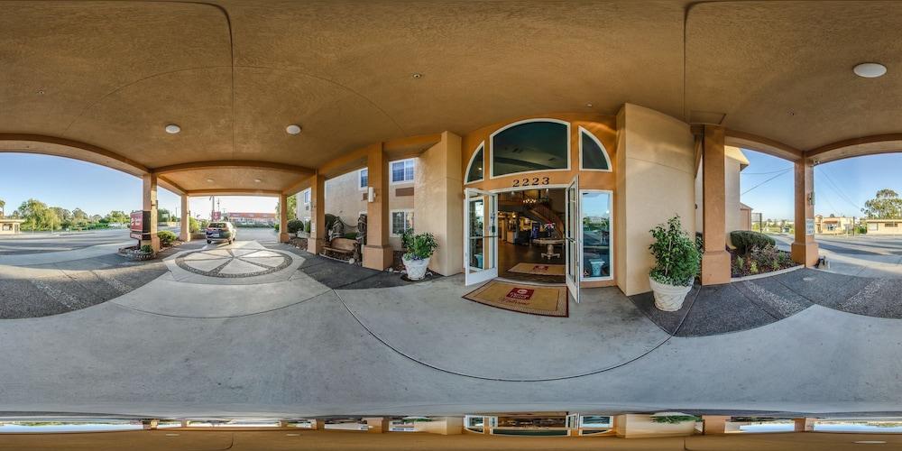 Clarion Hotel By Humboldt Bay Юрика Экстерьер фото