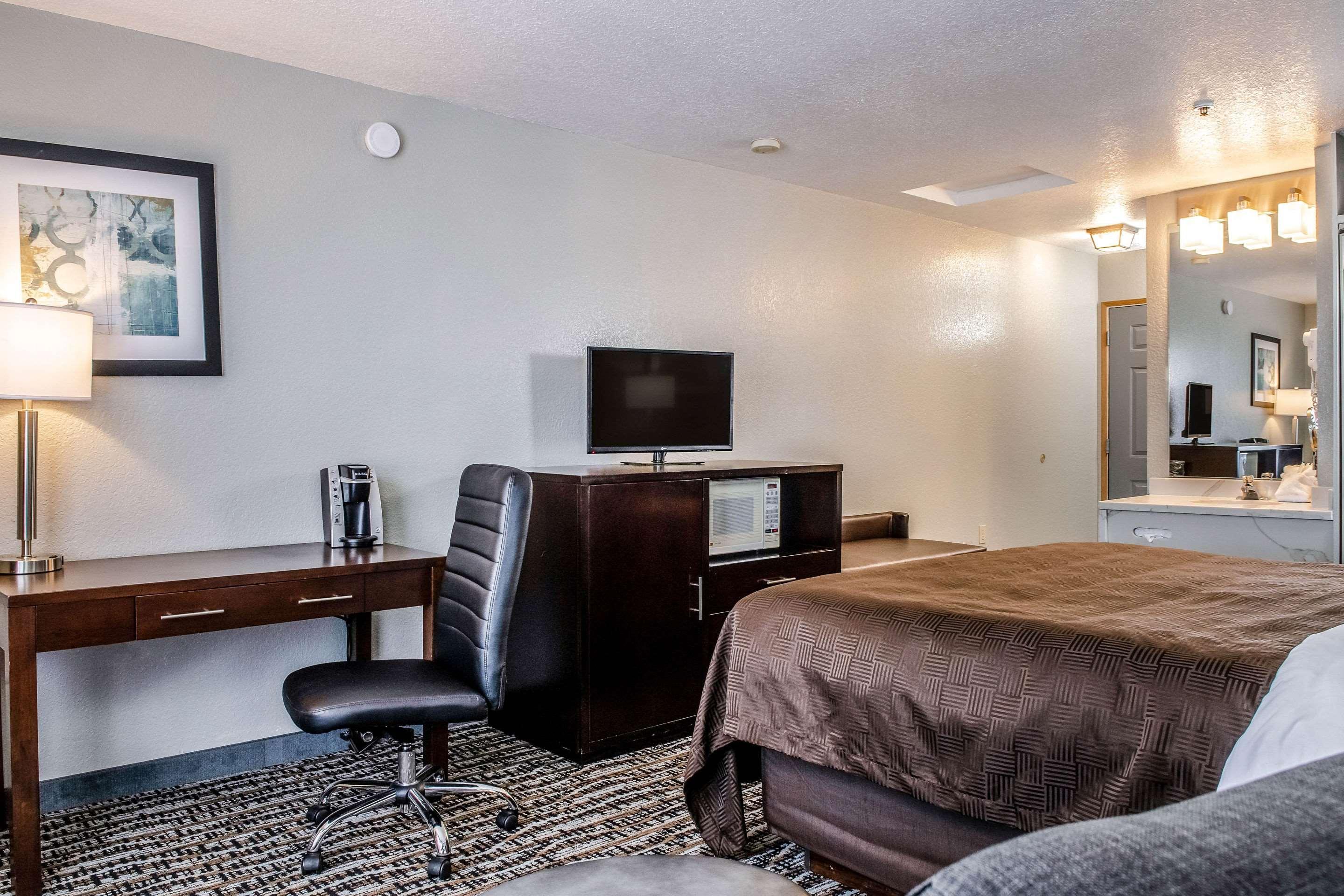 Clarion Hotel By Humboldt Bay Юрика Экстерьер фото