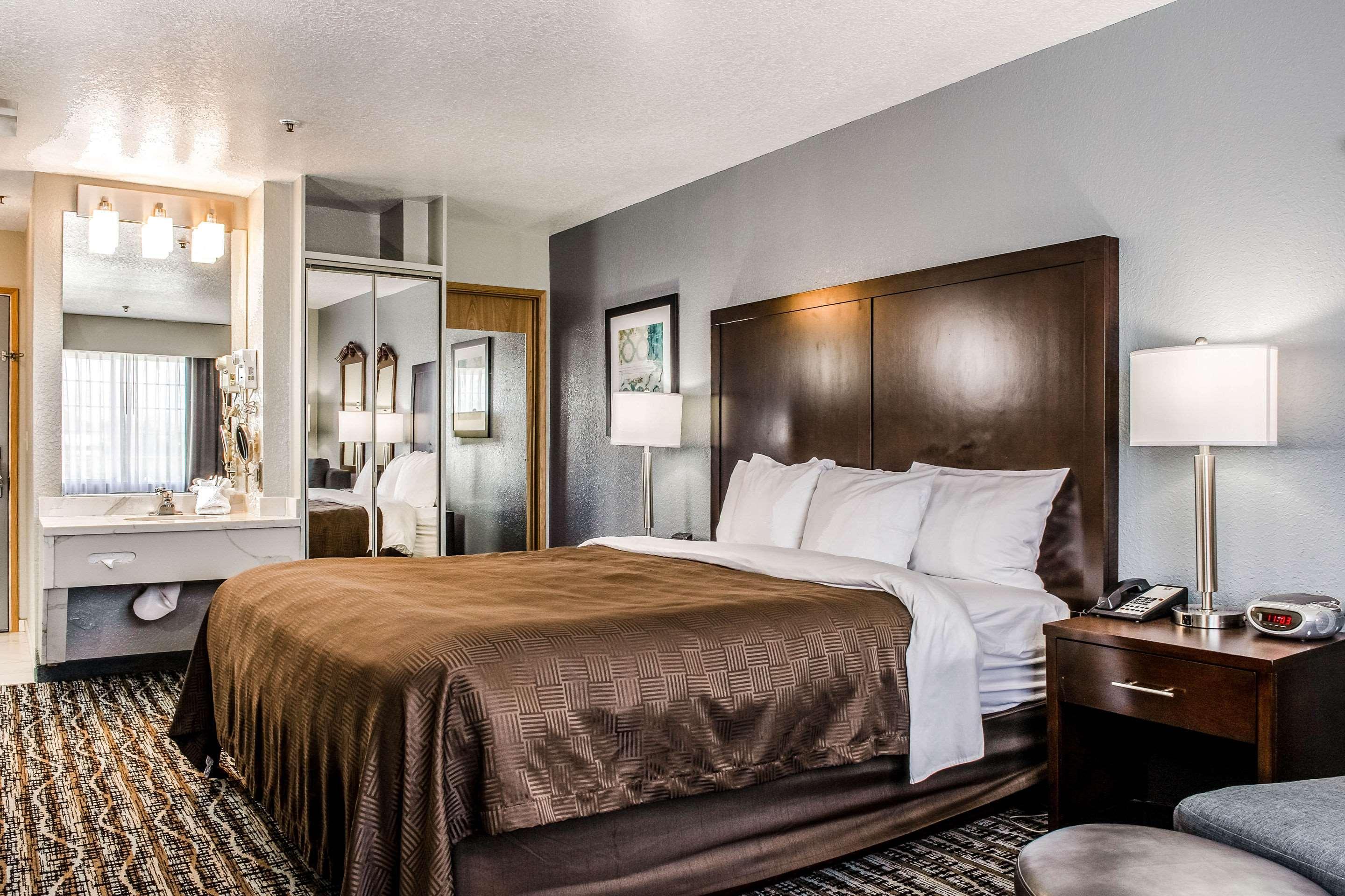 Clarion Hotel By Humboldt Bay Юрика Экстерьер фото