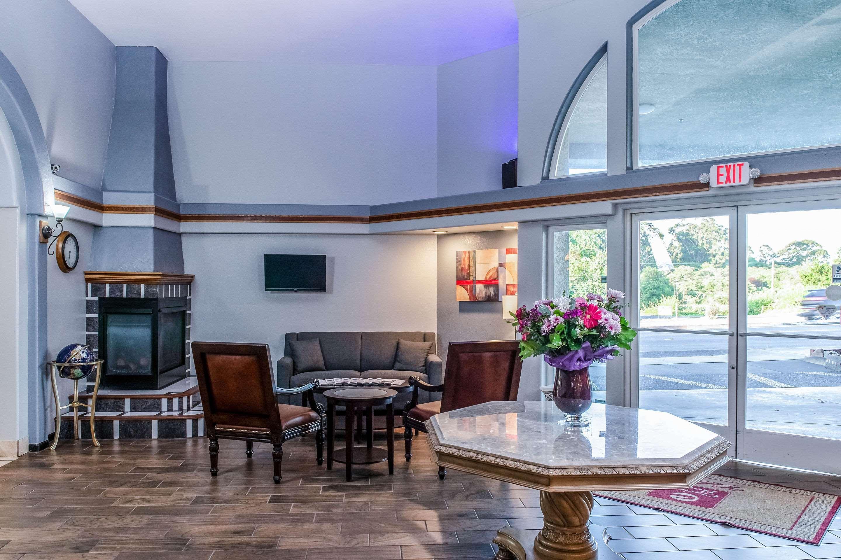 Clarion Hotel By Humboldt Bay Юрика Экстерьер фото