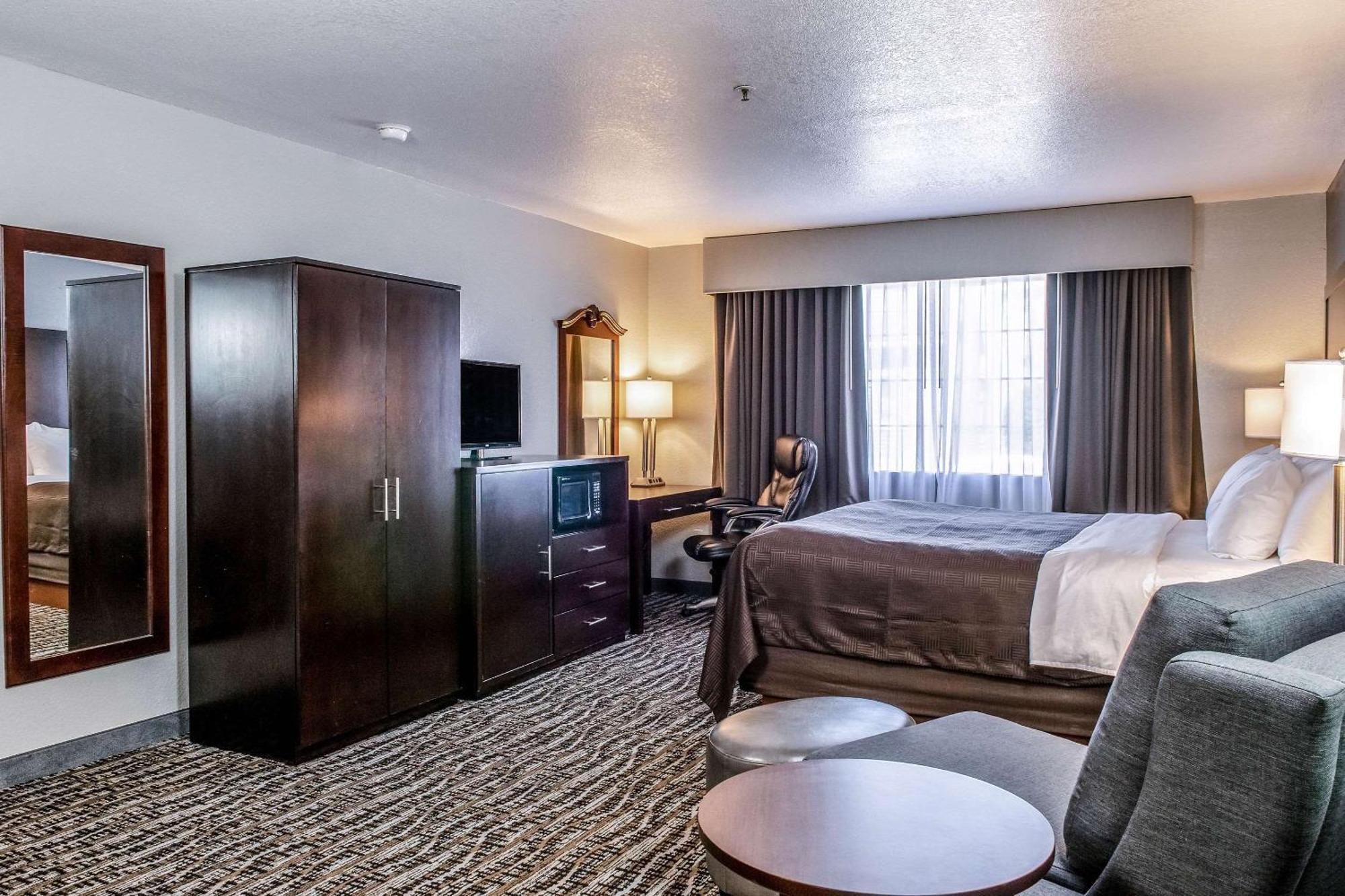 Clarion Hotel By Humboldt Bay Юрика Экстерьер фото