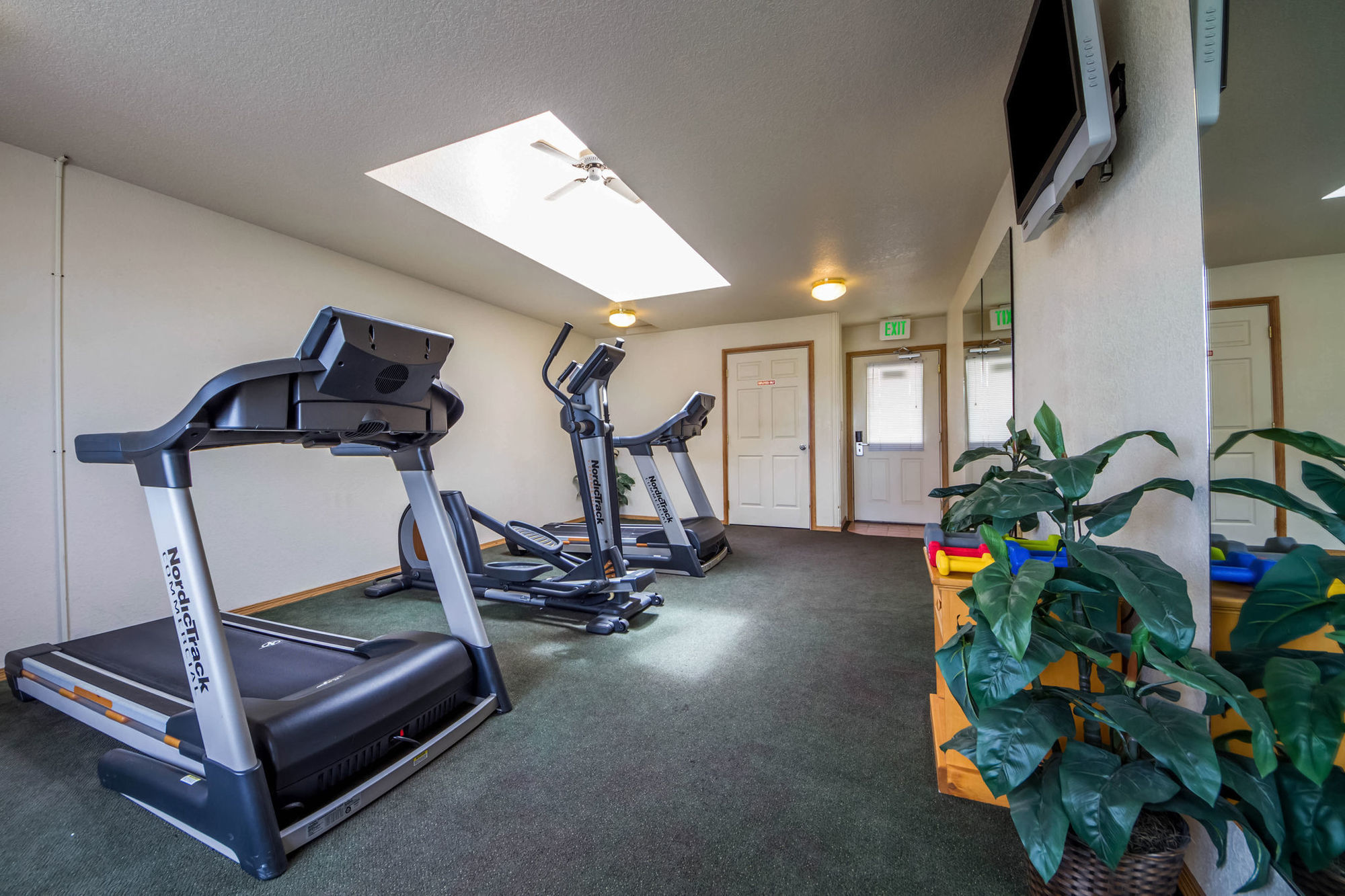 Clarion Hotel By Humboldt Bay Юрика Удобства фото