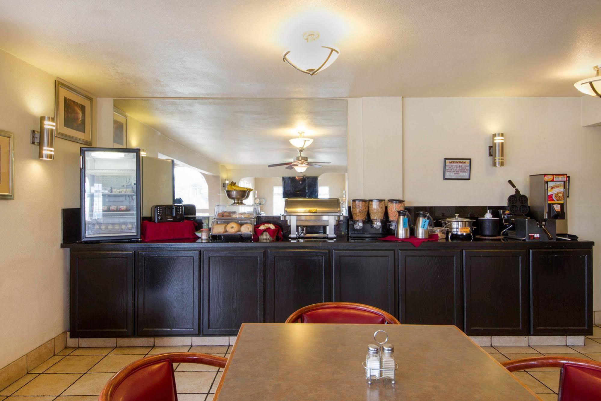 Clarion Hotel By Humboldt Bay Юрика Экстерьер фото