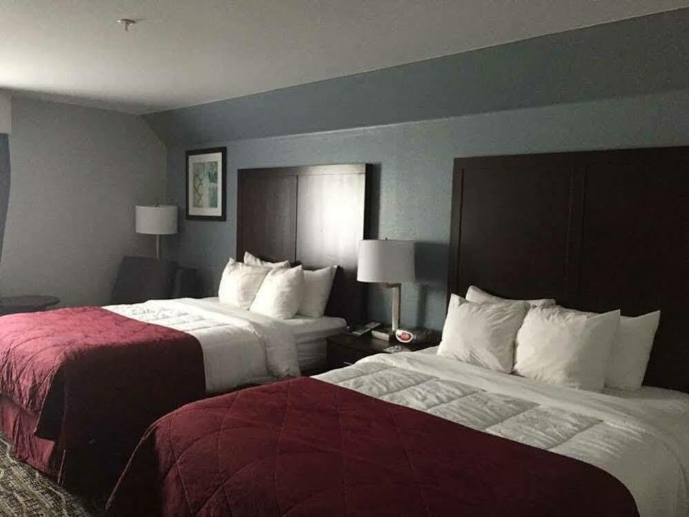 Clarion Hotel By Humboldt Bay Юрика Экстерьер фото